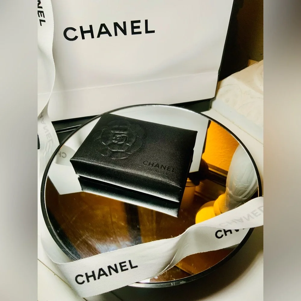 “Host Pick” VTG CHANEL COLLECTIBLE JEWELRY CASE